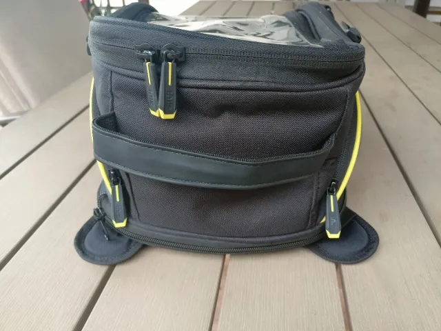 Bolsa depósito Givi EA130 imanes 26L.