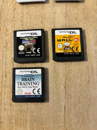 Nintendo 2DS bianco e rosso + 7 giochi