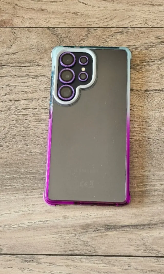 Samsung S25 ultra impoluto, no tiene ni un rasguño