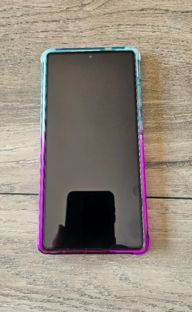 Samsung S25 ultra impoluto, no tiene ni un rasguño