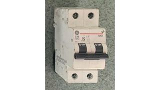 Componentes de cuadro de luz electrónico