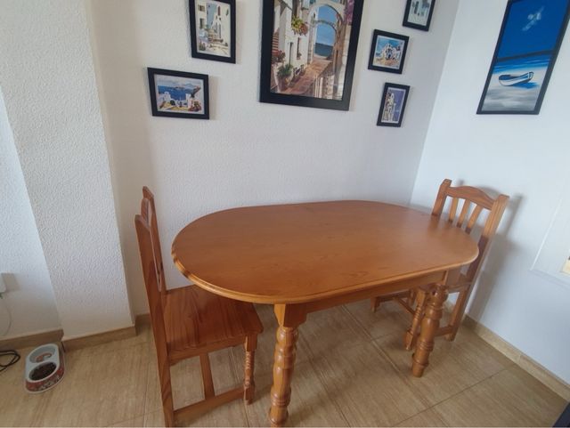Mesa de comedor de pino
