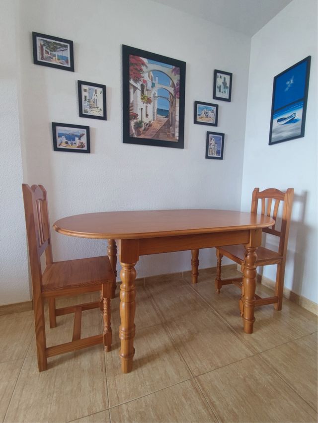 Mesa de comedor de pino