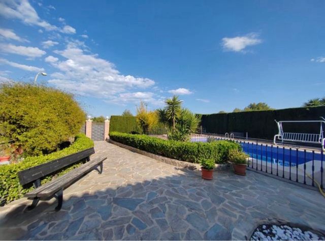 Alquiler Chalet con Jardín