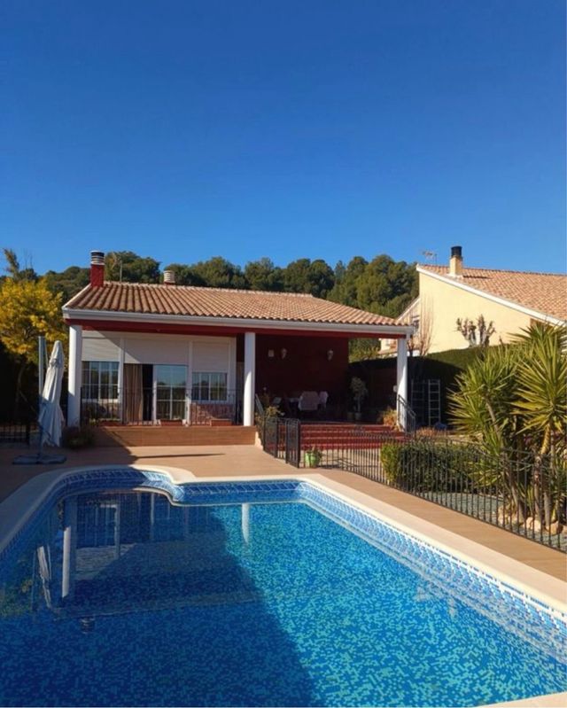 Alquiler Chalet con Jardín