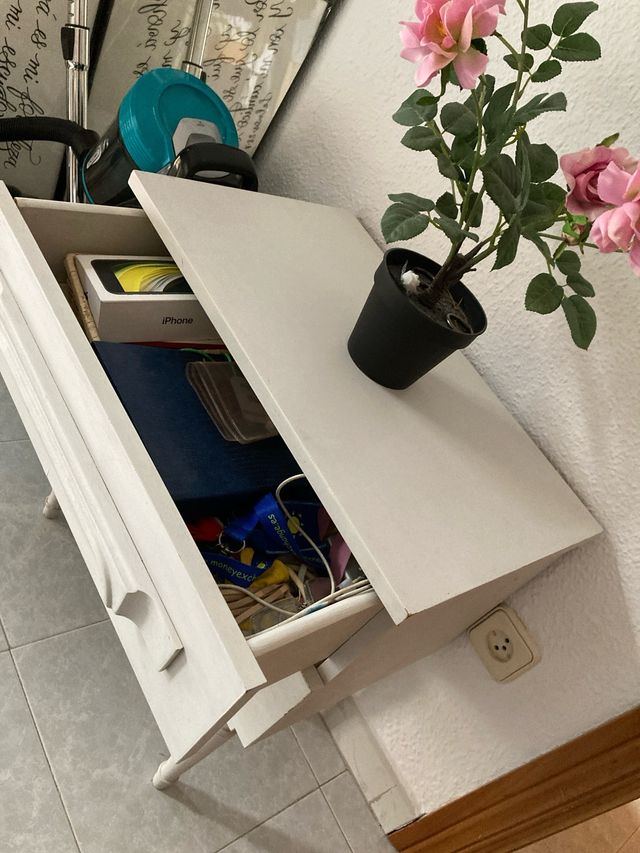 Cajonera blanca estilo vintage