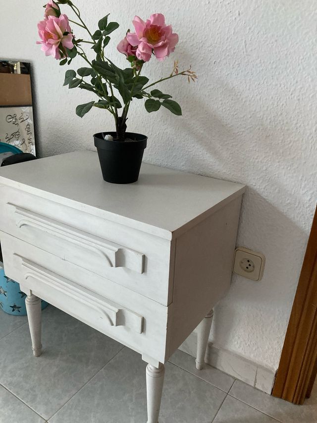 Cajonera blanca estilo vintage