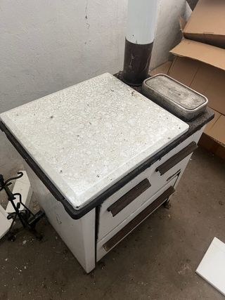 Stufa a legna con forno