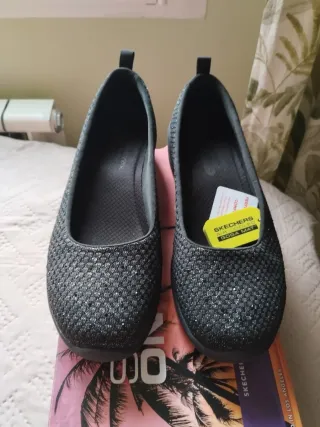 Bailarinas Skechers Talla 39 Negras, como nuevas.