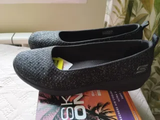 Bailarinas Skechers Talla 39 Negras, como nuevas.