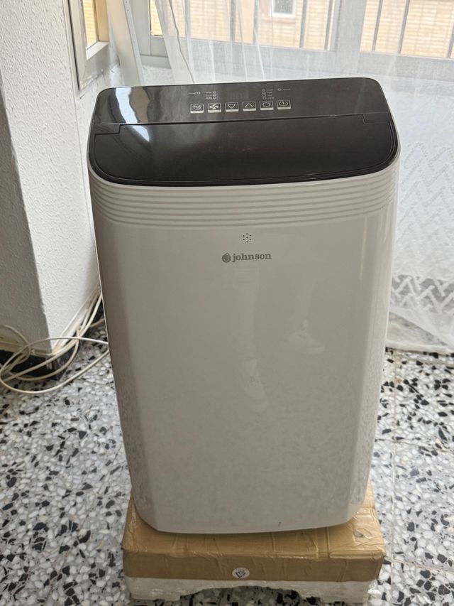 Aire Acondicionado Johnson Blanco y Negro