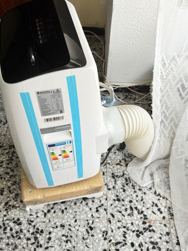 Aire Acondicionado Johnson Blanco y Negro