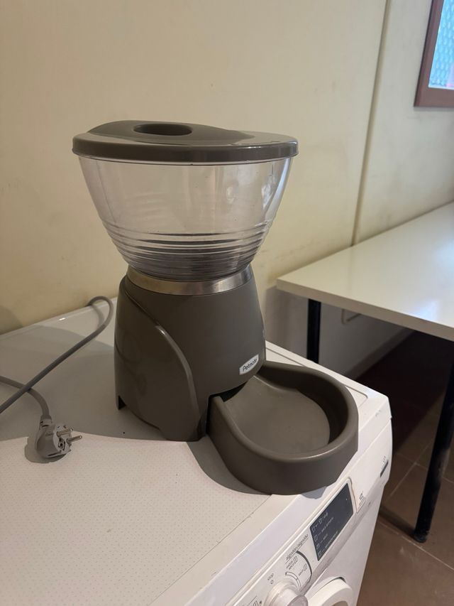 Comedero automático Petmate para gatos