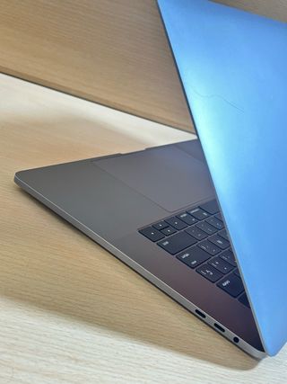 MacBook Pro 2017 Touch ID i7 / 16Gb / 512Gb