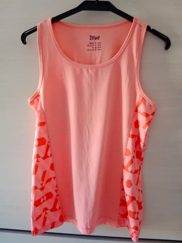 Camiseta Crivit naranja con estampado