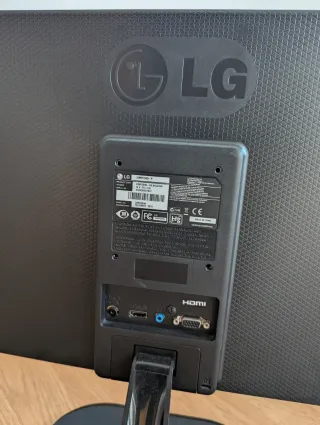Pantalla LG Full HD 21" Negra