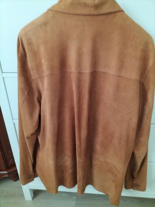 Chaqueta Emidio Tucci ante caballero