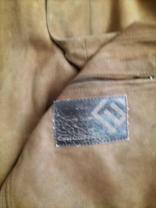 Chaqueta Emidio Tucci ante caballero