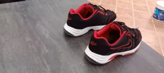 Zapatillas Nike Negras y Rojas