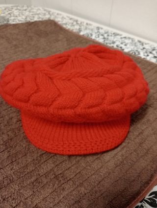 Gorra de lana tejida