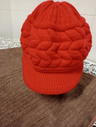 Gorra de lana tejida