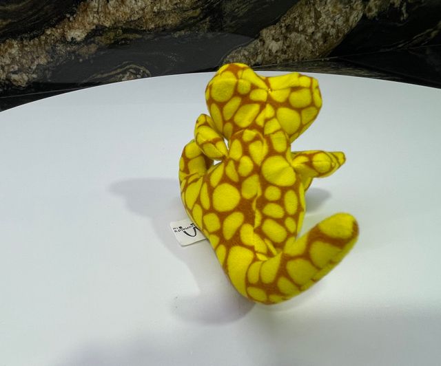 "Hatching Eggs" McDonald’s Happy Meal 1998