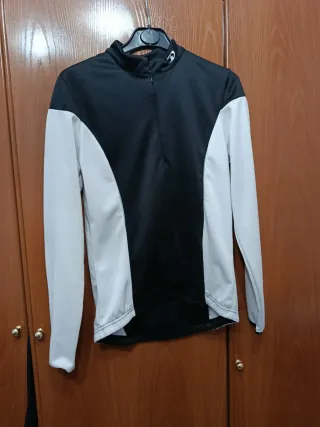 Camiseta ciclismo manga larga negra y blanca
