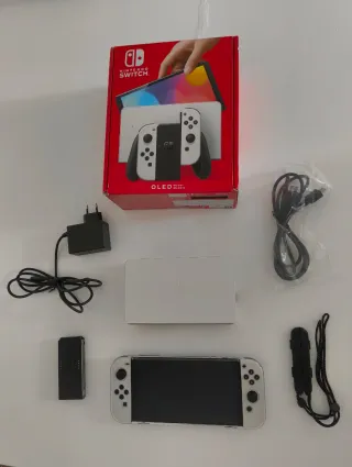 Nintendo Switch OLED bianco
