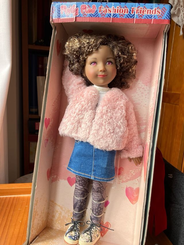 Muñeca Ruby Red Maya