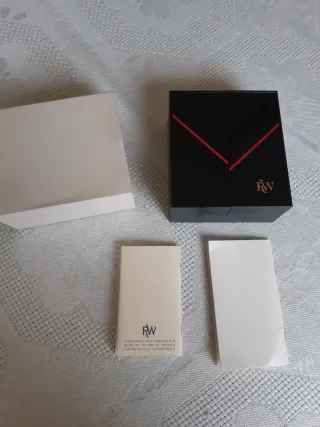 Caja Reloj Raymond Weil Negra, vacía.