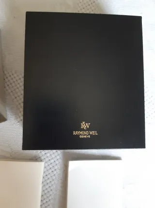 Caja Reloj Raymond Weil Negra, vacía.