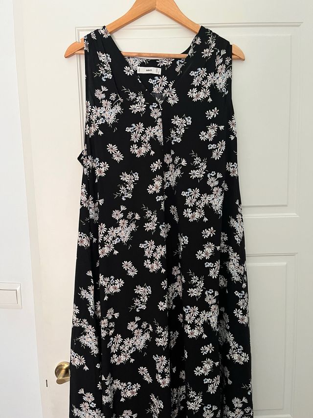 Vestido negro Mango flores