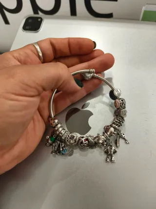 Pulsera Pandora con charms