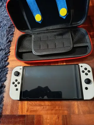 Nintendo Switch OLED bianco impeccabile