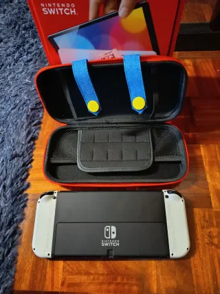 Nintendo Switch OLED bianco impeccabile