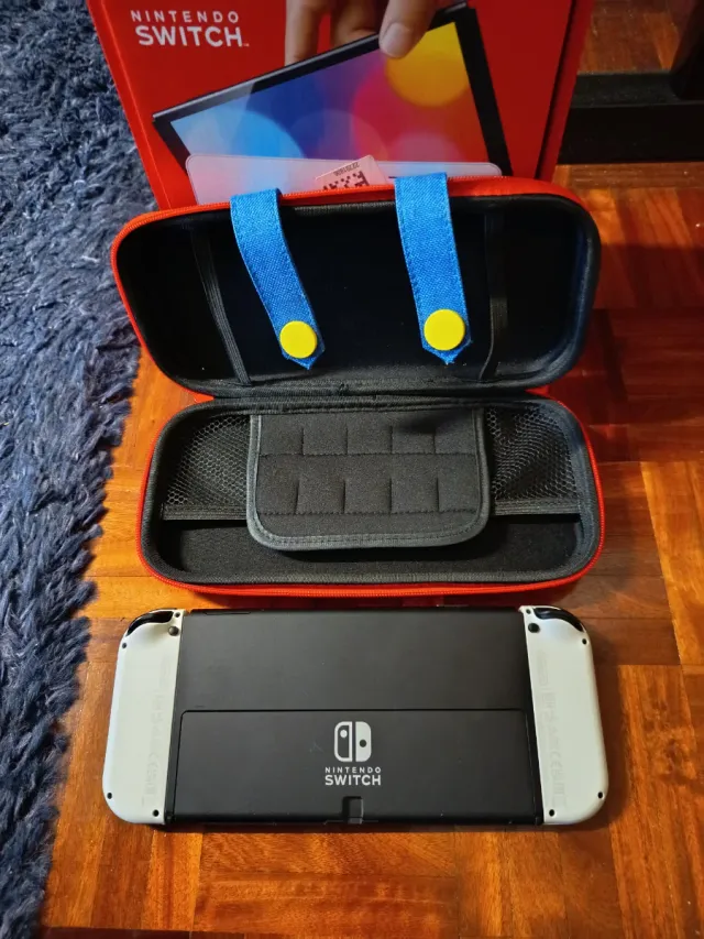 Nintendo Switch OLED bianco impeccabile 