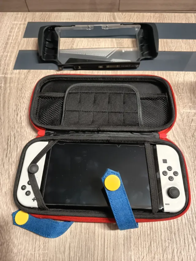 Nintendo Switch OLED bianco impeccabile 