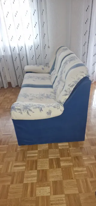 Sofá y sillón de tela