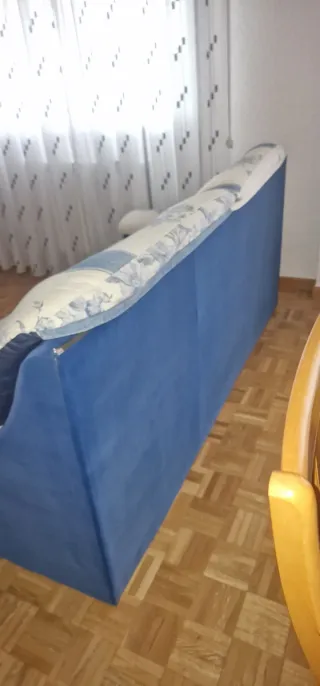 Sofá y sillón de tela