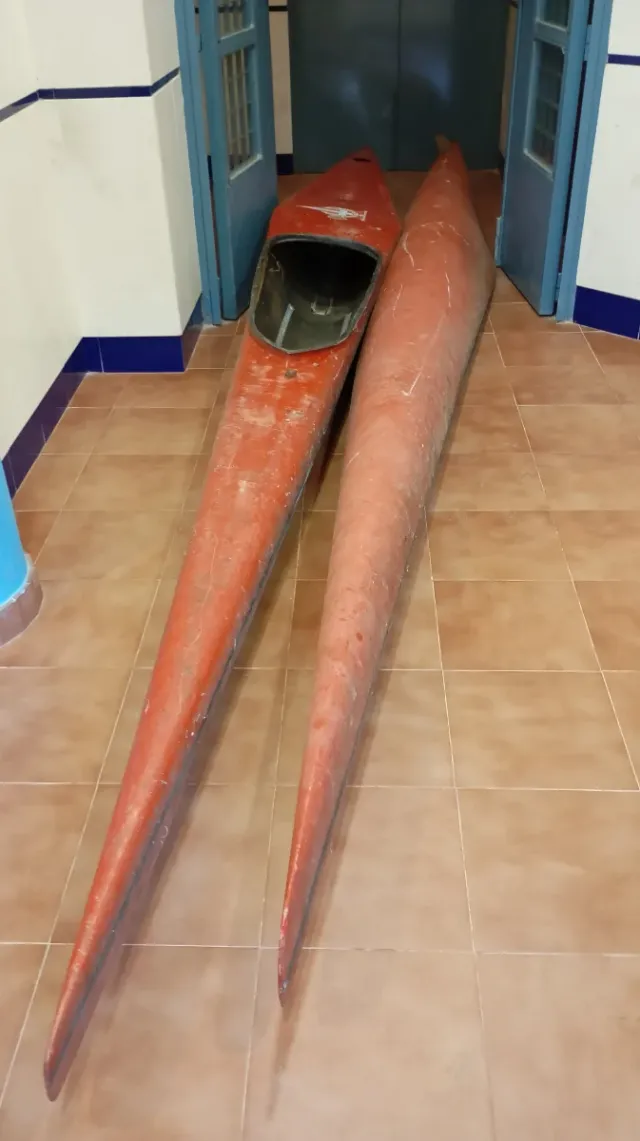 Kayak de competición rojo

150€ cada uno