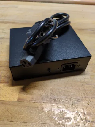Switch PoE SW0604POE-65-E