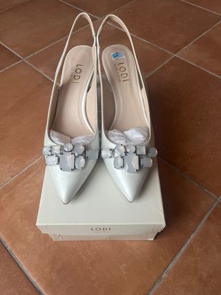 Zapatos de novia LODI blancos y plateados