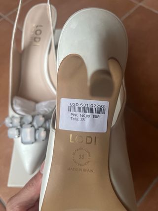 Zapatos de novia LODI blancos y plateados