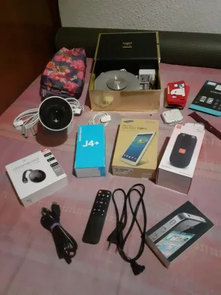 Lote Electrónica: Tablet, Proyector, Chromecast