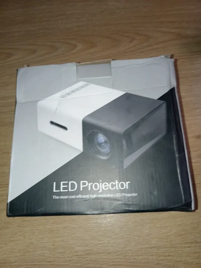 Mini proyector LED 480p
