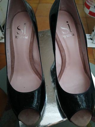 Zapatos Si by Sinela charol negro/beige T40