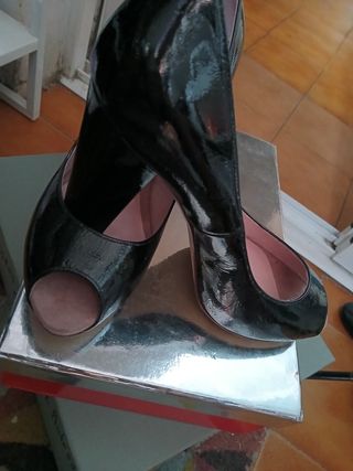 Zapatos Si by Sinela charol negro/beige T40