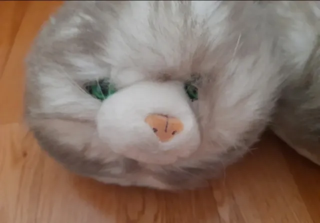 Zapatillas de peluche grises y blancas