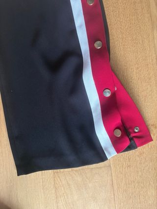 Pantalón Zara con bandas laterales