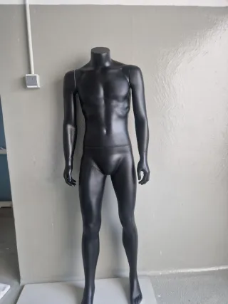 Maniquí Negro Mate Hombre